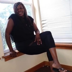 Meet your Posher, Maxine